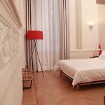 Hotel Le Nuvole Residenza D'epoca Janov